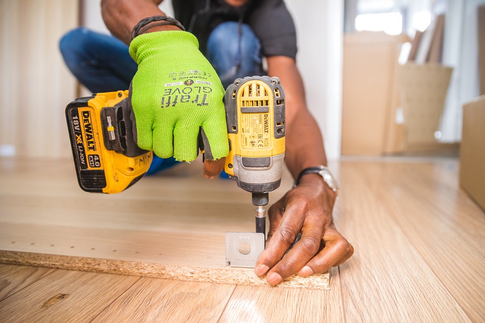 La perceuse-visseuse, un outil incontournable pour des travaux de bricolage ou de construction