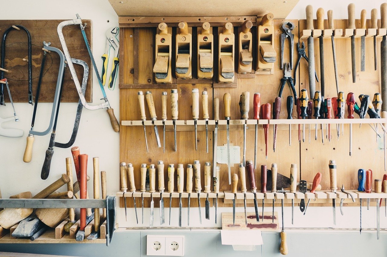 Quels outils de menuiserie pour de petits bricolage à la maison?