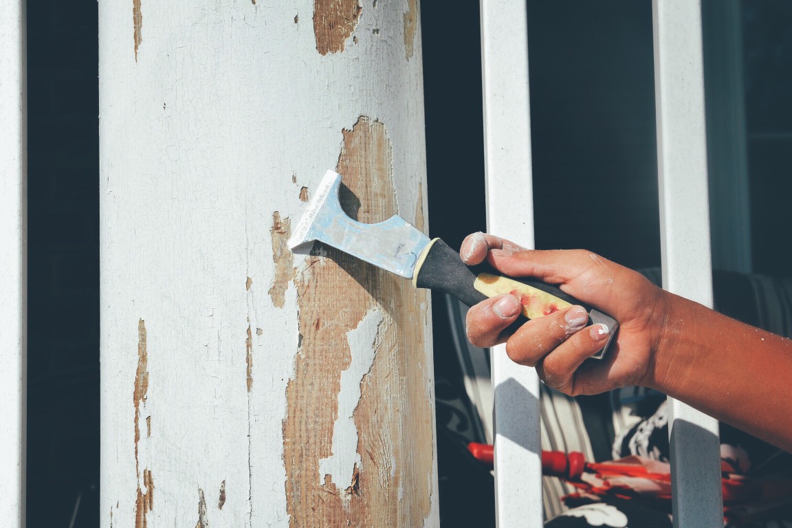 Faire des travaux dans sa maison seul, une bonne idée ?