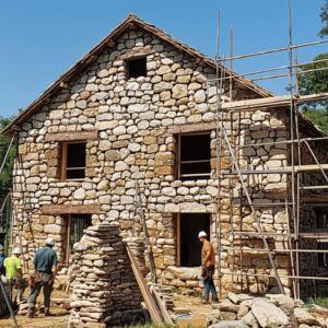 Maison en pierre : les techniques de construction conformes au DTU et a la reglementation