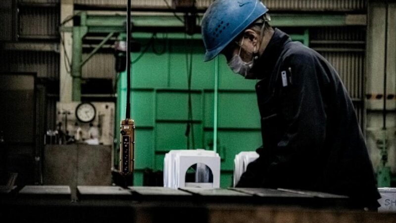Protégez vos équipes de façon efficace face aux risques liés par le plastique en industrie